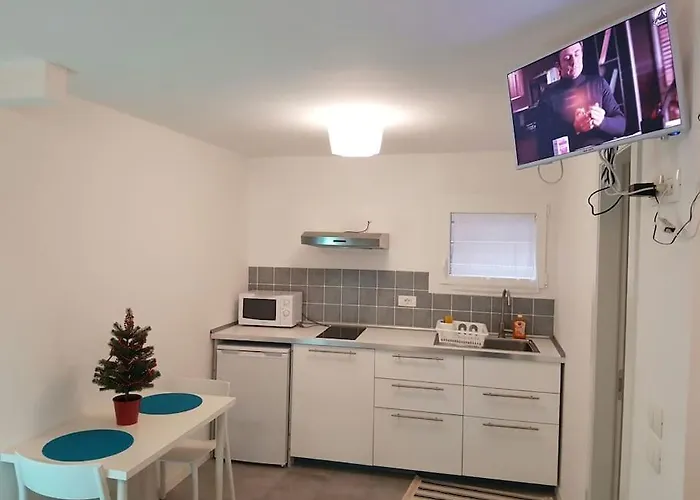 Venezia, 15 Minutes From Venice, Parking,shuttle Airport, Train Station Bellini شقة